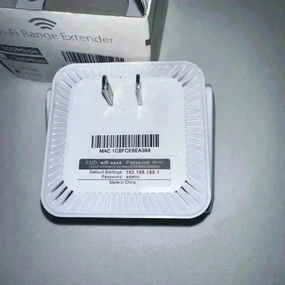 Wi-Fi Range Extender 300Mbps / White / New in Box/Box is Damaged/Device is NEW - Picture 8 of 9